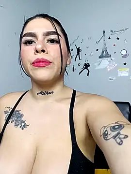 Snapshot of BigTits_Kitty chatting on 20, 10, 2025 BigTits Kitty online show from 20, 10, 2025
