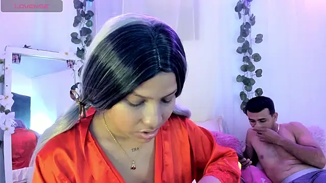 Snapshot of catalina_and_roger chatting on 5, 11, 2025 catalina and roger online show from 5, 11, 2025