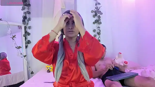 Snapshot of catalina_and_roger chatting on 15, 11, 2025 catalina and roger online show from 15, 11, 2025