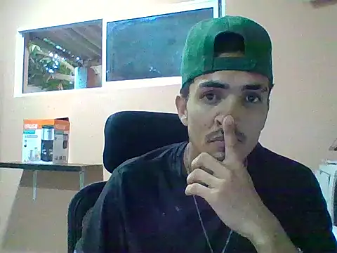 Snapshot of jeremy_scott chatting on 27, 10, 2025 jeremy scott online show from 27, 10, 2025