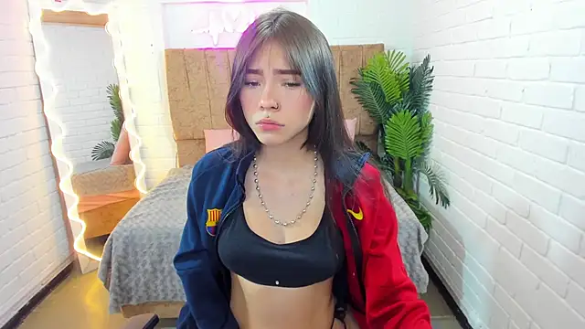 Snapshot of Roxanne_tay chatting on 9, 2, 2025 Roxanne tay online show from 9, 2, 2025