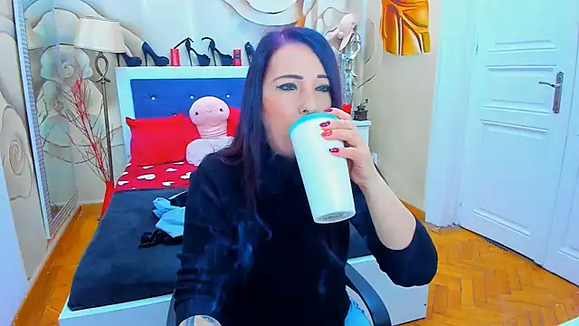 Snapshot of LauraSin chatting on 3, 2, 2025 LauraSin online show from 3, 2, 2025