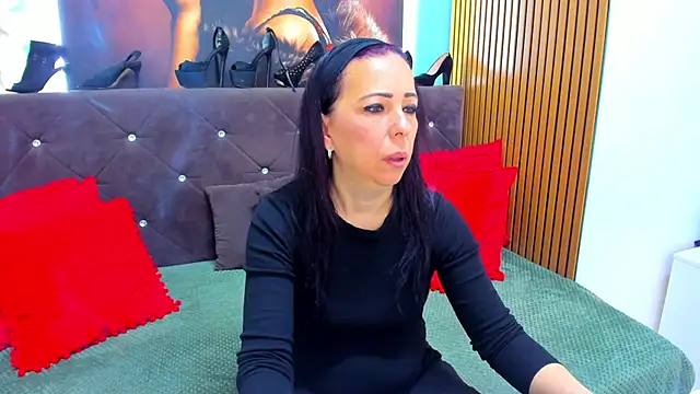 LauraSin online show from 15, 4, 2026