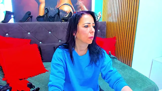 Snapshot of LauraSin chatting on 16, 5, 2026 LauraSin online show from 16, 5, 2026