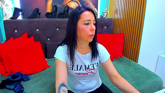 Snapshot of LauraSin chatting on 25, 5, 2026 LauraSin online show from 25, 5, 2026