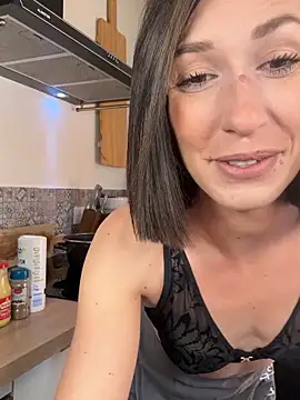 Snapshot of lola_tentatiion chatting on 8, 4, 2026 lola tentatiion online show from 8, 4, 2026