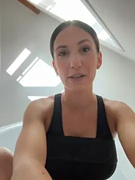 Snapshot of lola_tentatiion chatting on 11, 5, 2026 lola tentatiion online show from 11, 5, 2026