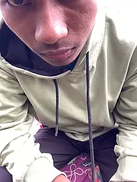 Snapshot of ShroveRising chatting on 5, 3, 2025 ShroveRising online show from 5, 3, 2025