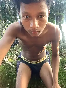 Snapshot of ShroveRising chatting on 3, 11, 2025 ShroveRising online show from 3, 11, 2025