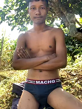 Snapshot of ShroveRising chatting on 16, 11, 2025 ShroveRising online show from 16, 11, 2025