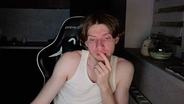 Snapshot of spaisenok chatting on 4, 12, 2025 spaisenok online show from 4, 12, 2025