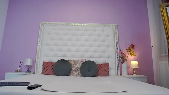 Snapshot of Lenna_Paul chatting on 4, 12, 2025 Lenna Paul online show from 4, 12, 2025