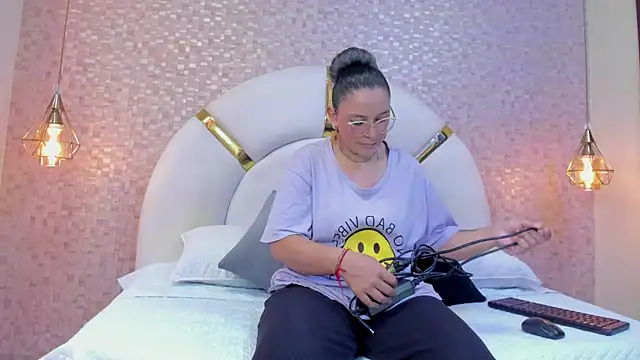 Snapshot of sophie_1 chatting on 17, 3, 2025 sophie 1 online show from 17, 3, 2025
