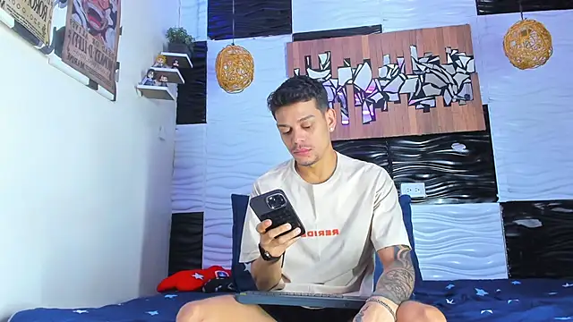 Friendsofeverything  online show from 20, 12, 2025