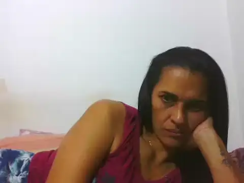 Snapshot of latinbrunettet chatting on 7, 1, 2025 latinbrunettet online show from 7, 1, 2025