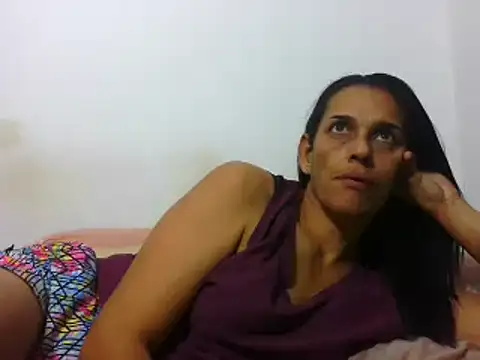 Snapshot of latinbrunettet chatting on 9, 1, 2025 latinbrunettet online show from 9, 1, 2025