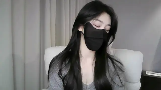 Snapshot of xiaxia-baby_ chatting on 17, 12, 2025 xiaxia-baby online show from 17, 12, 2025