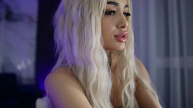 Snapshot of blondie_muller chatting on 5, 3, 2026 blondie muller online show from 5, 3, 2026