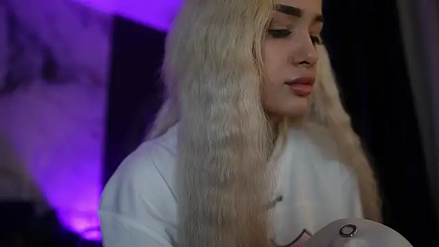 Snapshot of blondie_muller chatting on 5, 6, 2026 blondie muller online show from 5, 6, 2026