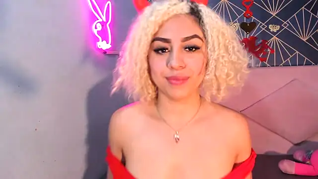 Lucy White   online show from 15, 3, 2025