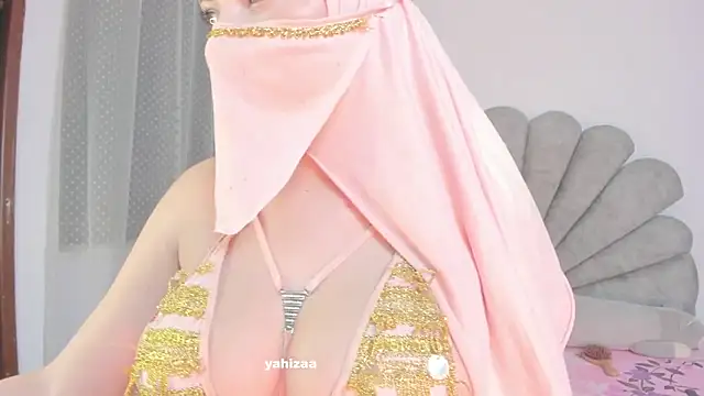 Snapshot of Amaltea chatting on 12, 10, 2025 Amaltea online show from 12, 10, 2025