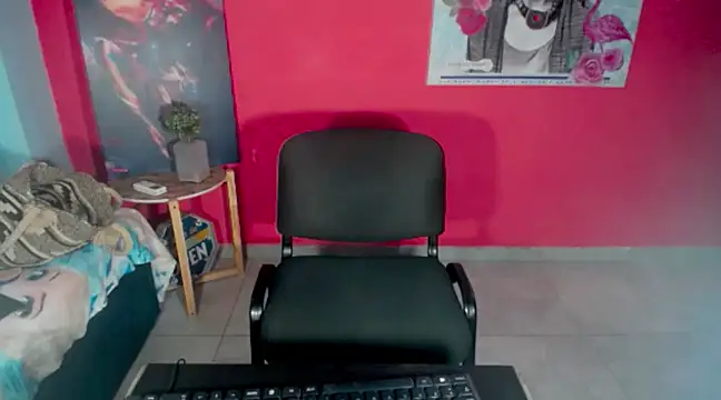 Snapshot of KamilaParrisx chatting on 12, 12, 2024 KamilaParrisx online show from 12, 12, 2024