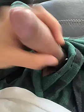 Pussylover 32 online show from 6, 11, 2025