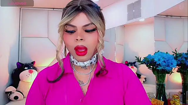 Snapshot of AdanKinng chatting on 22, 11, 2025 AdanKinng online show from 22, 11, 2025