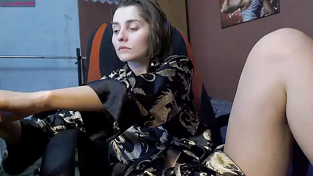 womanstrong78 online show from 20, 2, 2025