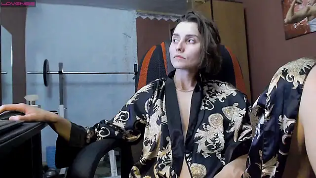 womanstrong78 online show from 22, 2, 2025