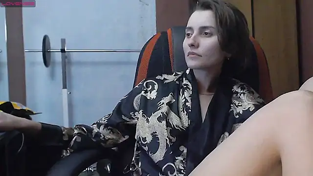 womanstrong78 online show from 9, 3, 2025