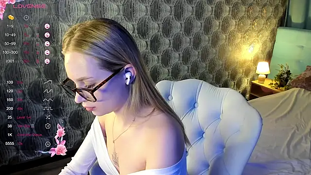 Snapshot of Carol__Cox chatting on 28, 12, 2024 Carol  Cox online show from 28, 12, 2024
