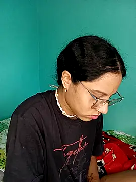 Snapshot of Karii-R chatting on 6, 3, 2026 Karii-R online show from 6, 3, 2026