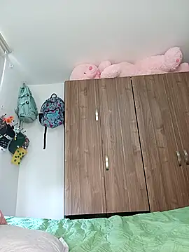 Snapshot of Karii-R chatting on 22, 4, 2026 Karii-R online show from 22, 4, 2026