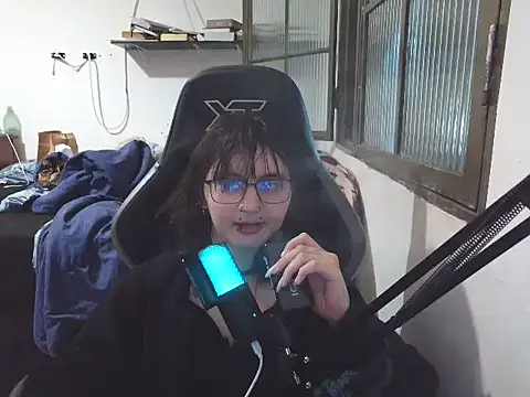 Snapshot of poison-eeve chatting on 17, 7, 2026 poison-eeve online show from 17, 7, 2026