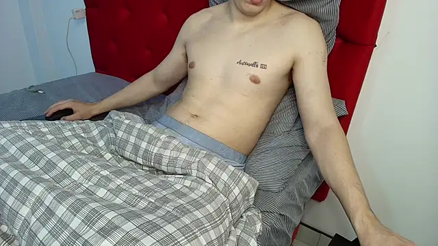 Snapshot of NicoDavisHere chatting on 28, 10, 2025 NicoDavisHere online show from 28, 10, 2025