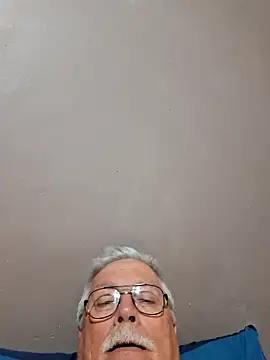 Snapshot of NawtyB1965 chatting on 14, 10, 2025 NawtyB1965 online show from 14, 10, 2025