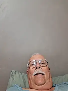 Snapshot of NawtyB1965 chatting on 10, 6, 2026 NawtyB1965 online show from 10, 6, 2026
