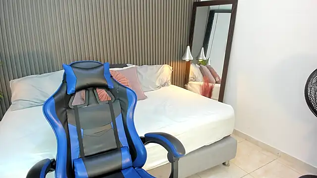 Snapshot of Axel_brunette1 chatting on 6, 4, 2026 Axel brunette1 online show from 6, 4, 2026