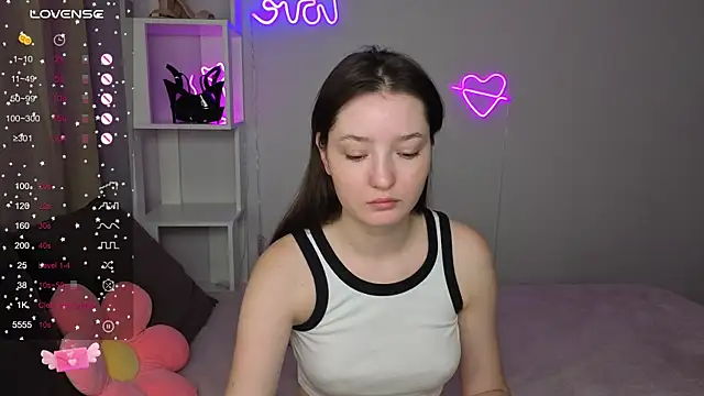 Snapshot of Fairyy_Moon chatting on 13, 10, 2025 Fairyy Moon online show from 13, 10, 2025