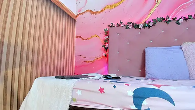 Taylor  cooper online show from 18, 2, 2025