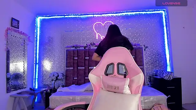 KylieVictoria online show from 7, 2, 2025