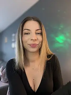 Snapshot of Mia_Ethan chatting on 31, 3, 2026 Mia Ethan online show from 31, 3, 2026