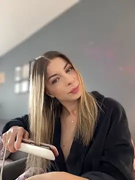 Snapshot of Mia_Ethan chatting on 4, 4, 2026 Mia Ethan online show from 4, 4, 2026