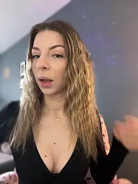 Snapshot of Mia_Ethan chatting on 7, 4, 2026 Mia Ethan online show from 7, 4, 2026