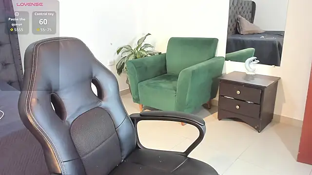 Snapshot of _maria_foxx_ chatting on 27, 10, 2025 maria foxx online show from 27, 10, 2025