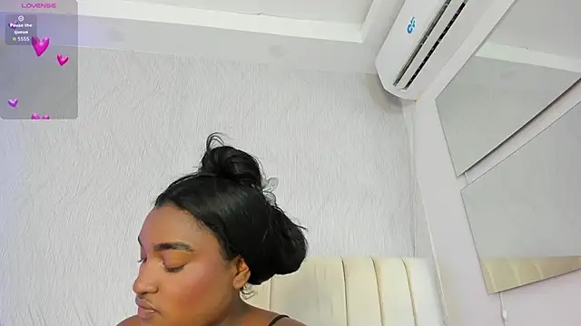 Snapshot of kayna_gomez chatting on 28, 9, 2025 kayna gomez online show from 28, 9, 2025
