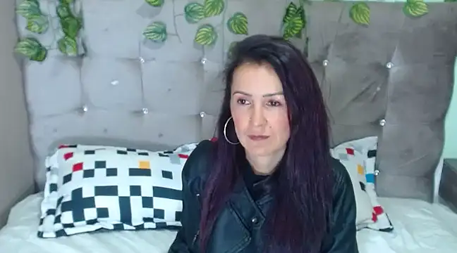 saray hot202cl online show from 5, 1, 2025