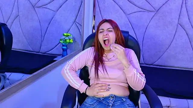 Snapshot of Tammy_Blackk chatting on 4, 10, 2025 Tammy Blackk online show from 4, 10, 2025