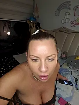 Sparkle2206 online show from 18, 4, 2026